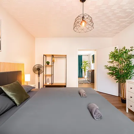Smart Home - Bochum - Perfect For 6 Guests! Central - Netflix - Free Parking Zone Exterior foto
