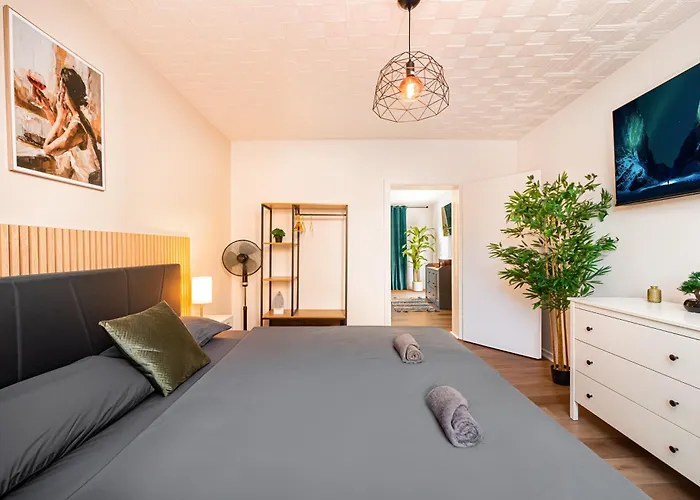 Smart Home - Bochum - Perfect For 6 Guests! Central - Netflix - Free Parking Zone
